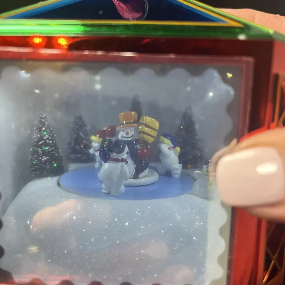 MR. CHRISTMAS 2009 MUSICAL MOTION ACTIVATED LIGHTED ORNAMENT w/SNOWMEN-TESTED